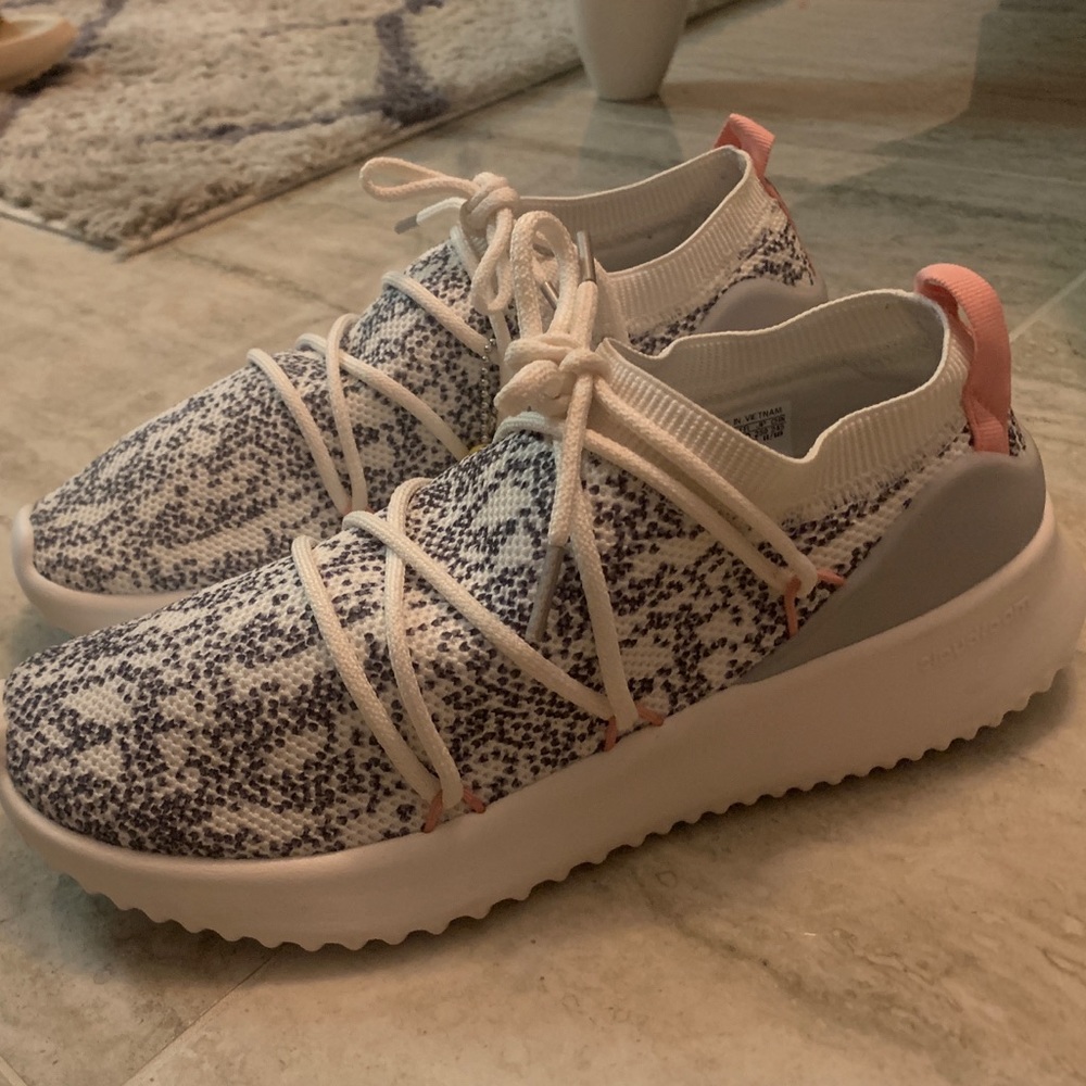 Adidas Cloudfoam sneakers
